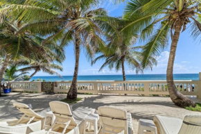 Sandy Beach Villa - Spectacular setting on the beach (full service generator)